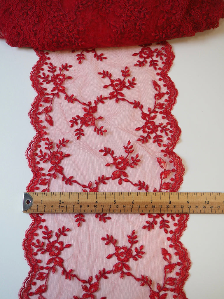 Rouge Rose Garland Scallop Lace Trim 22cm