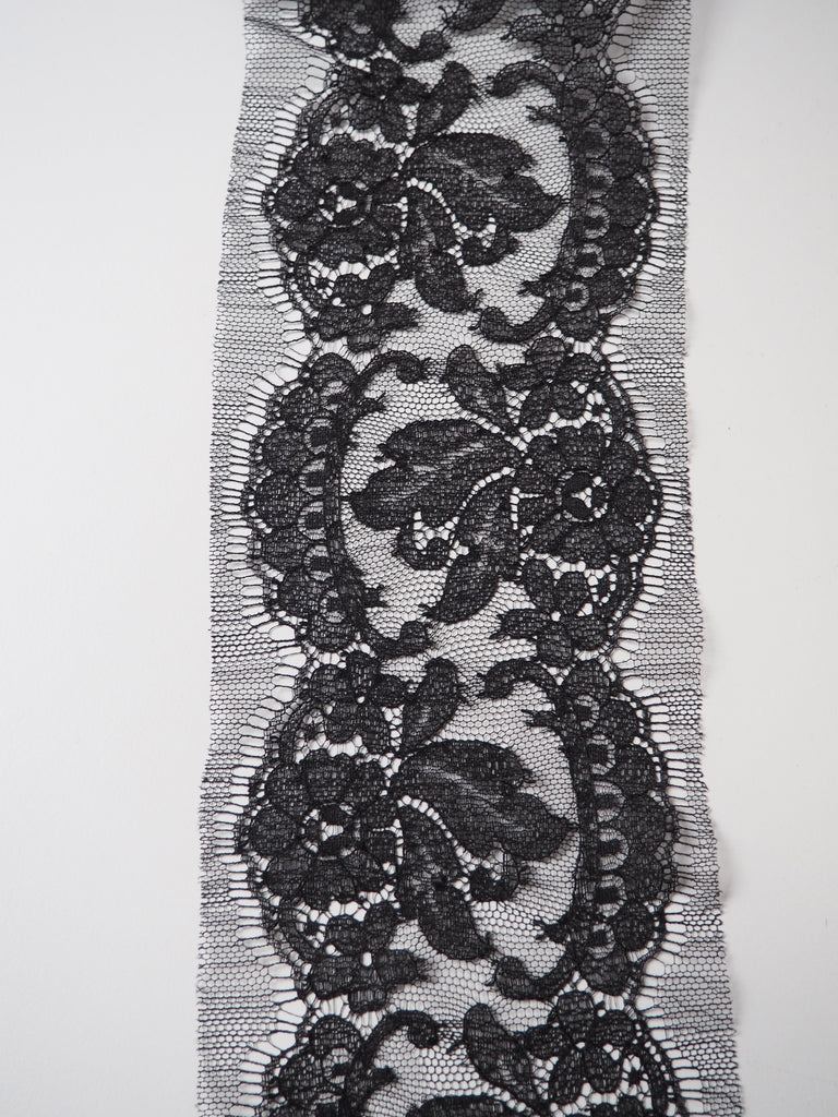 Black Fine Filigree Scallop Lace Trim 11cm