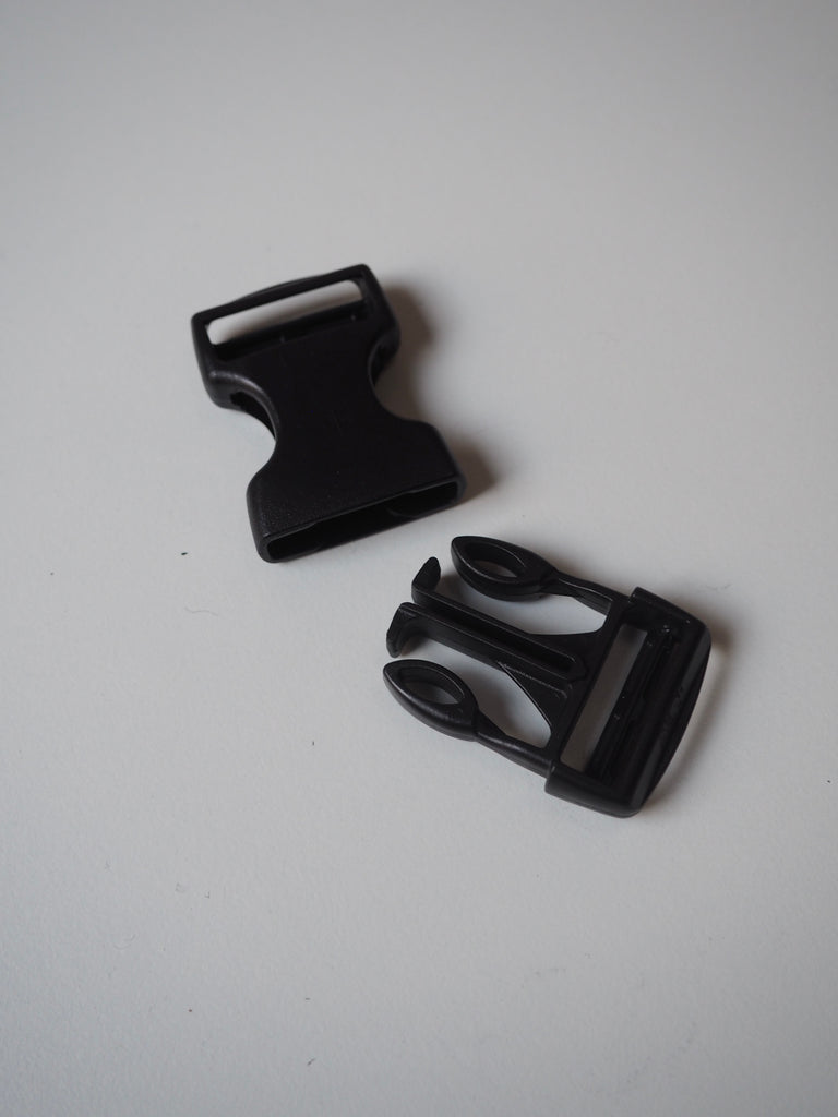 Black Dual Adjust Side Release Buckle 25mm