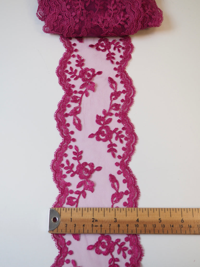 Fuchsia Rose Garland Scallop Lace Trim 10cm