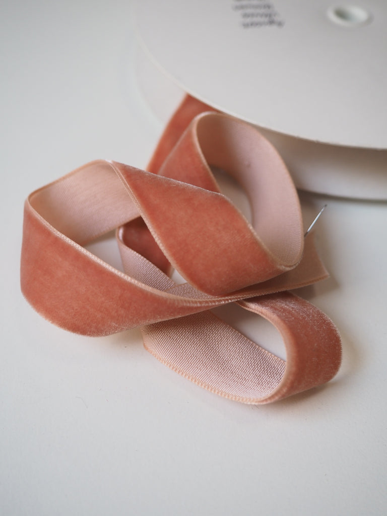 Le Claudel Apricot Velvet Ribbon 19mm