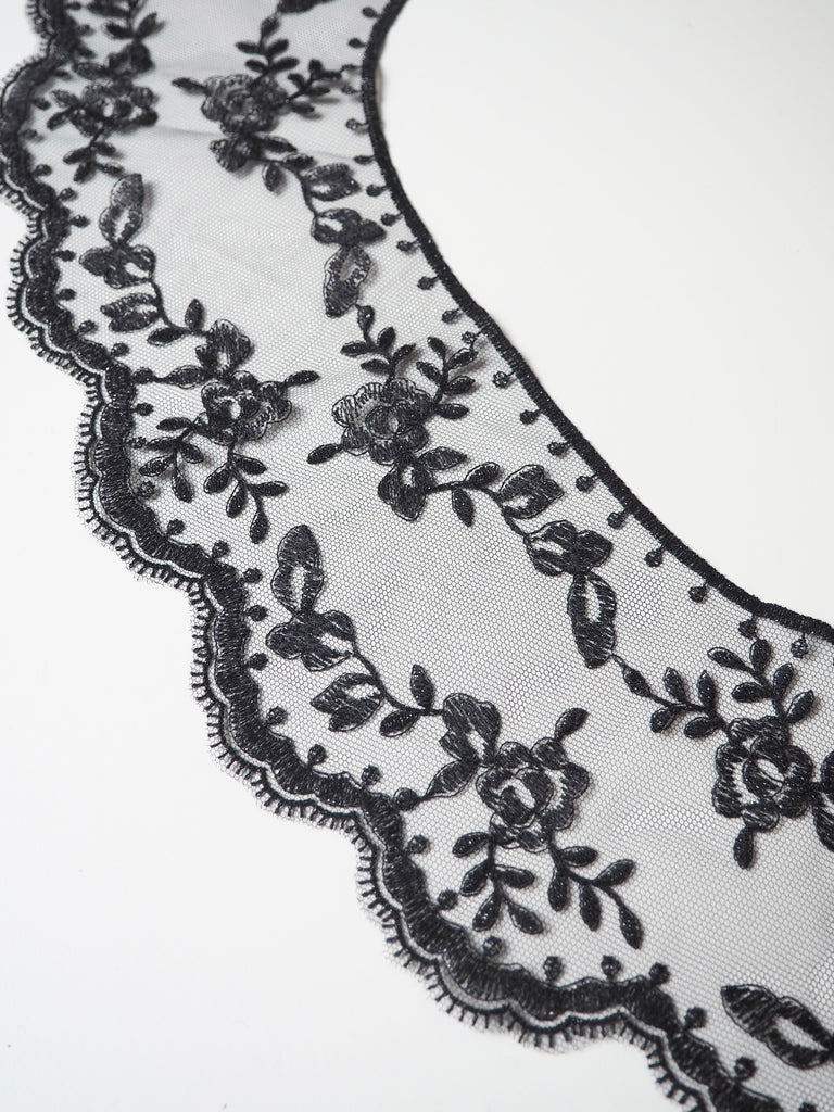 Black Lurex Rose Garland Scallop Lace Collars