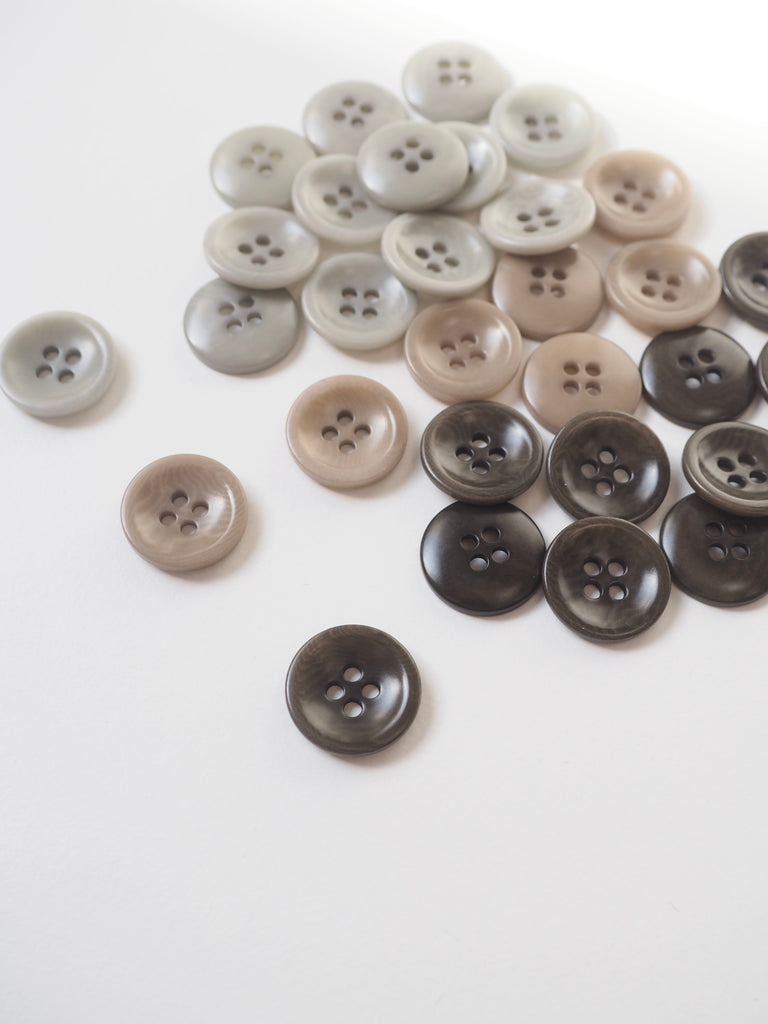 FOLK Rounded Corozo Buttons 15mm/24L