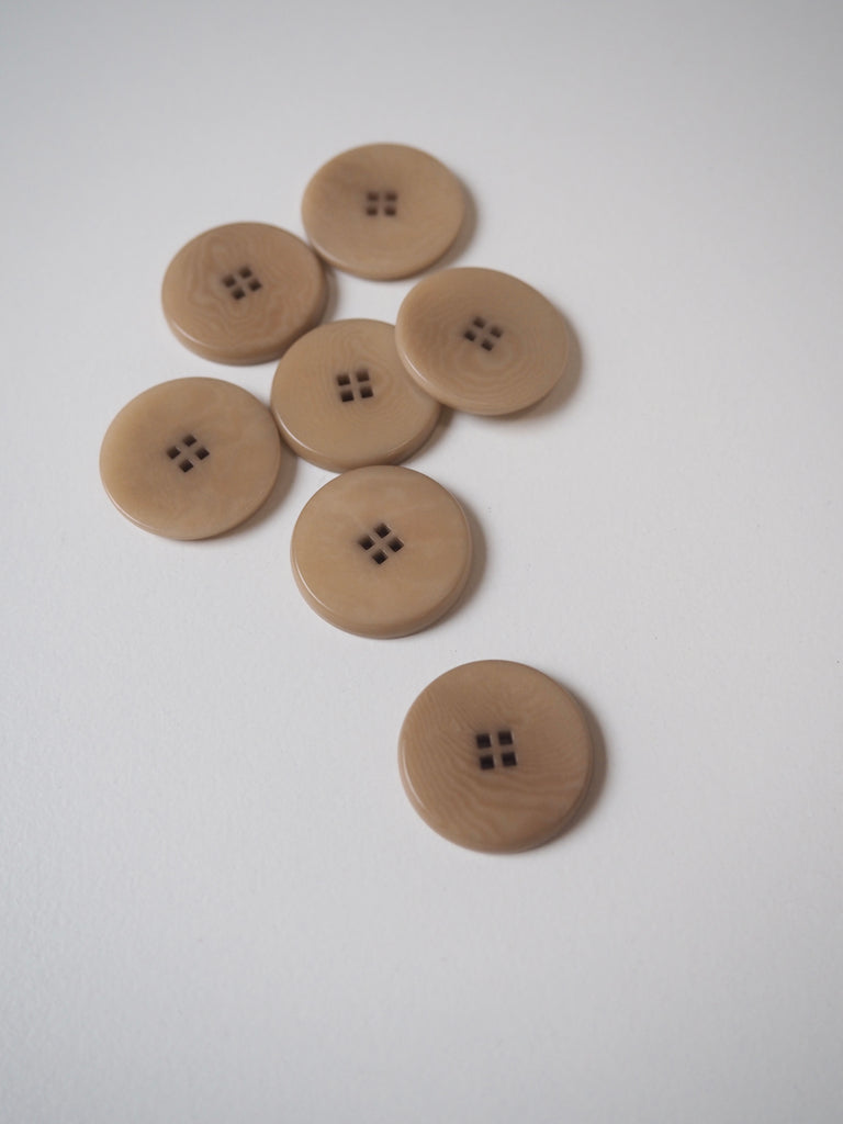 FOLK Square Hole Corozo Buttons 20mm/32L