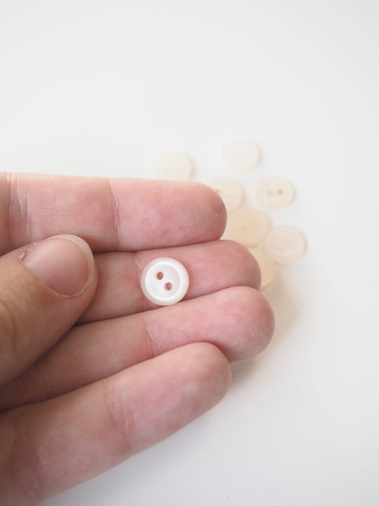 Ivory Translucent Rimmed Button 10mm