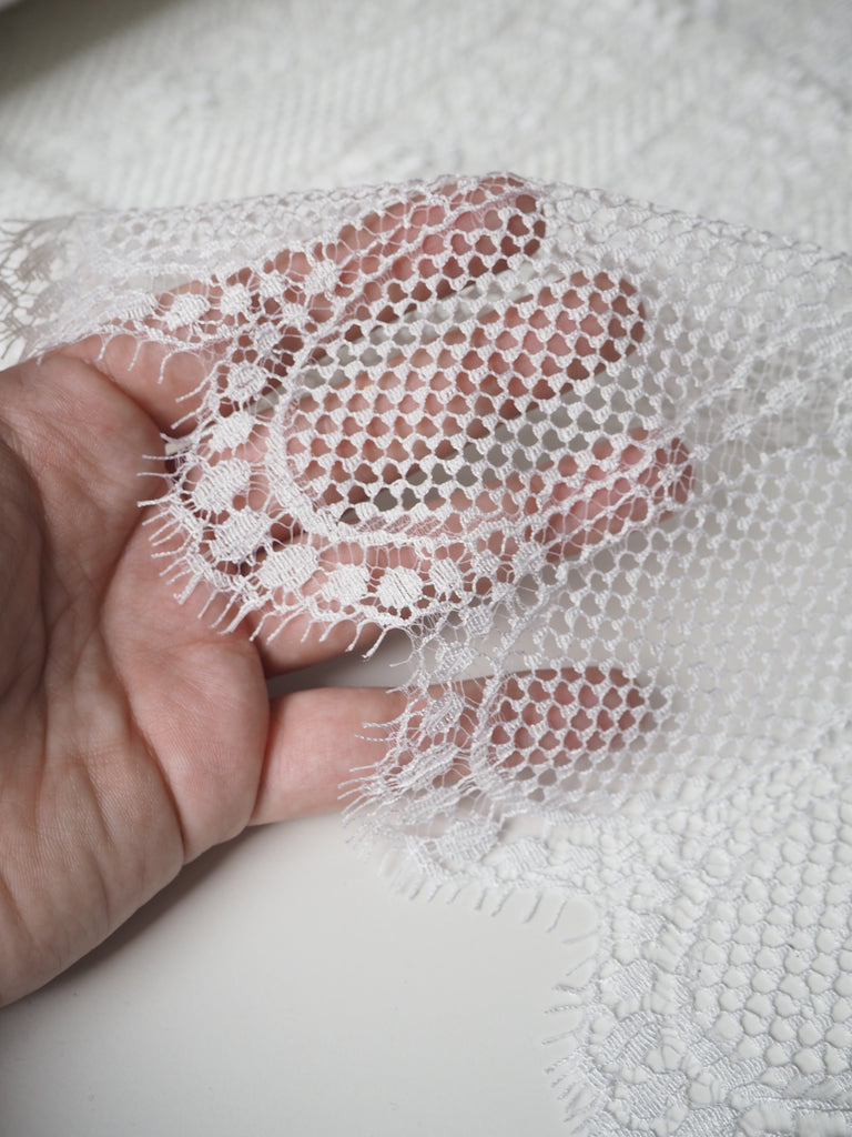 Ivory Raindrop Scallop Lace