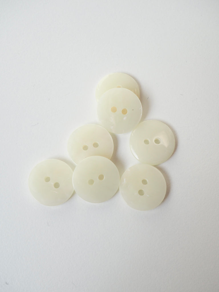 Ivory Faux Shell Buttons 18mm