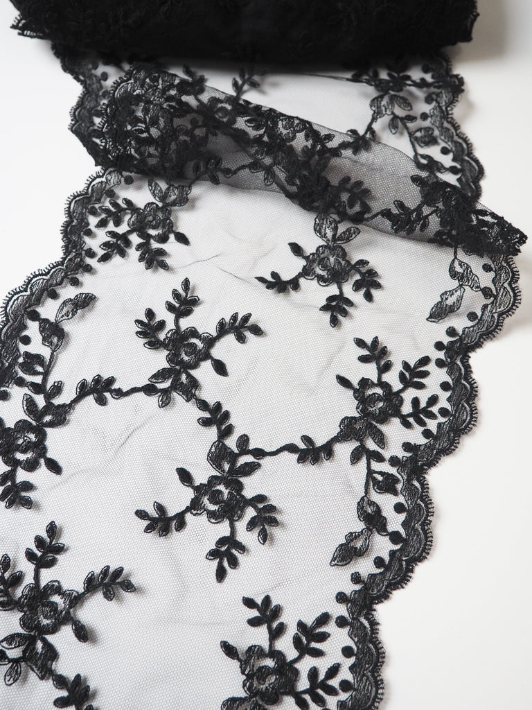 Black Rose Garland Scallop Lace Trim 24cm