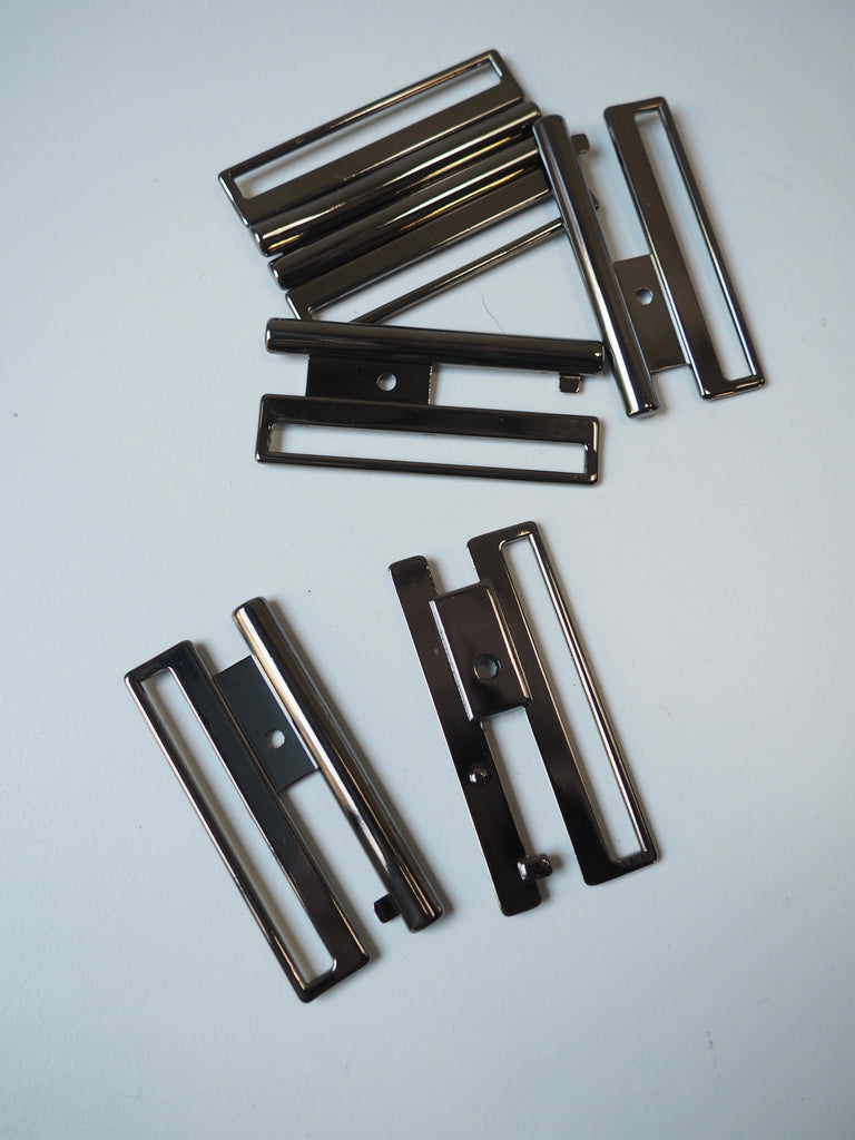 Gunmetal Long Bar Belt Clasp