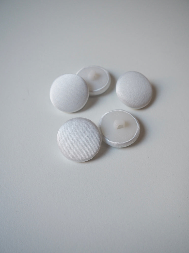 White Satin Covered Buttons 22mm/35L