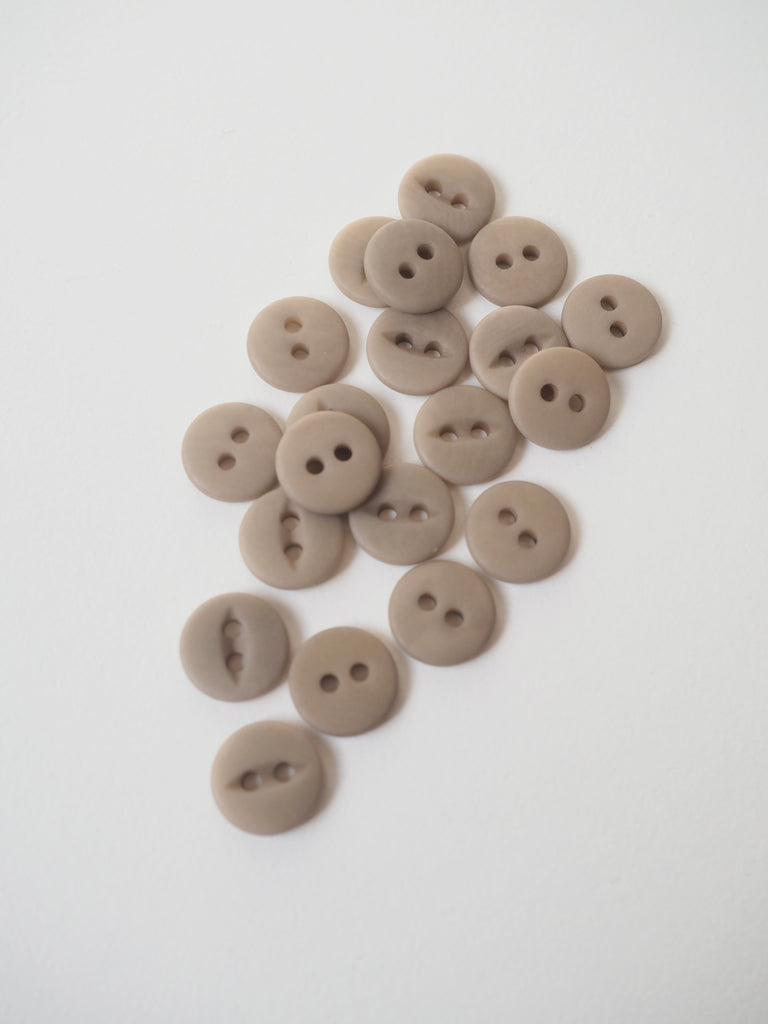 FOLK Antique Corozo Buttons 10mm/16L