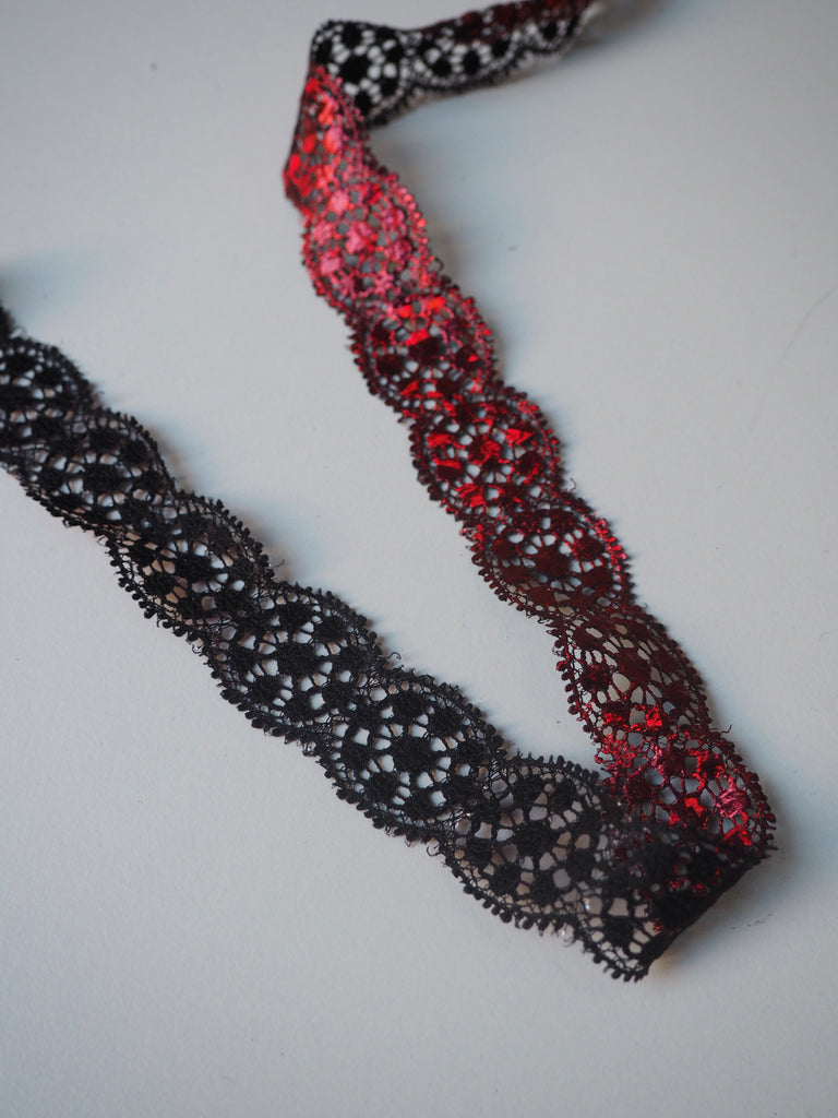 Red Circlet Foiled Scallop Lace Trim 2cm