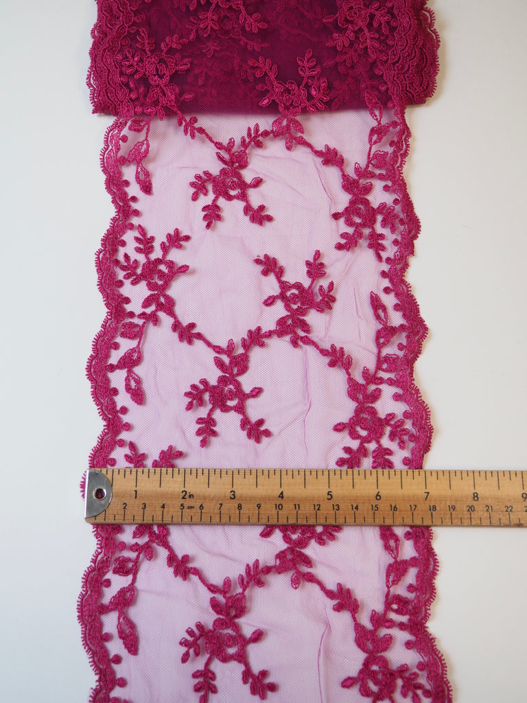 Fuchsia Rose Garland Scallop Lace Trim 17.5cm