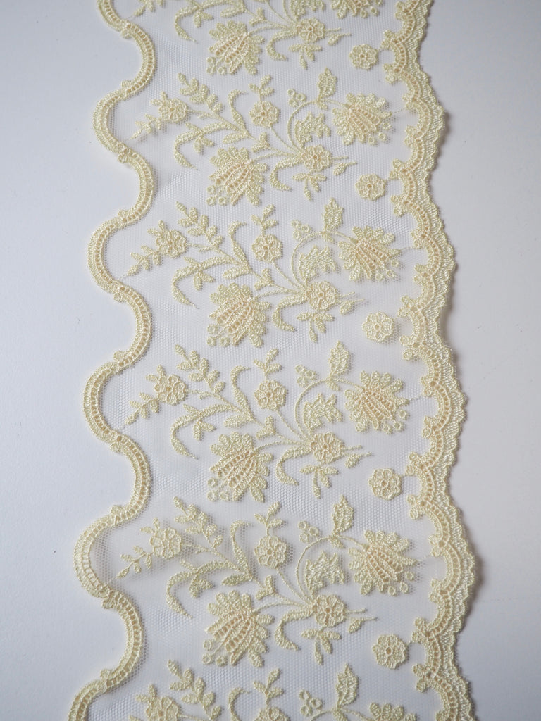 Aphrodite Yellow Lace Trim 13cm