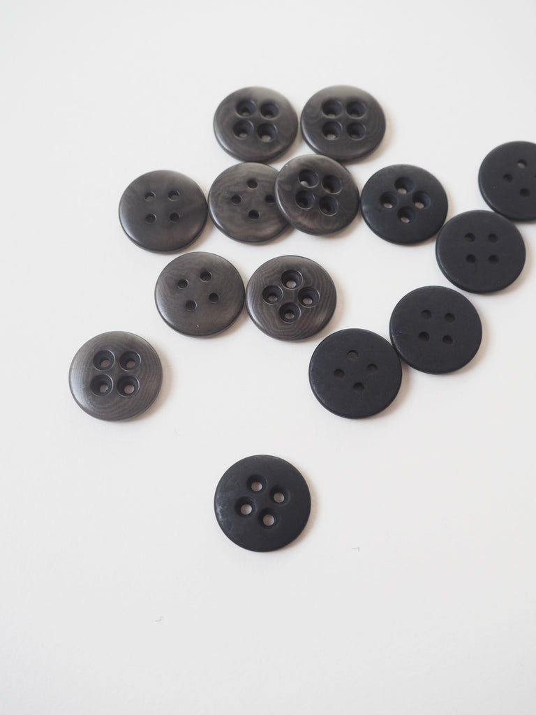 FOLK Sunken Hole Corozo Buttons 15mm/24L