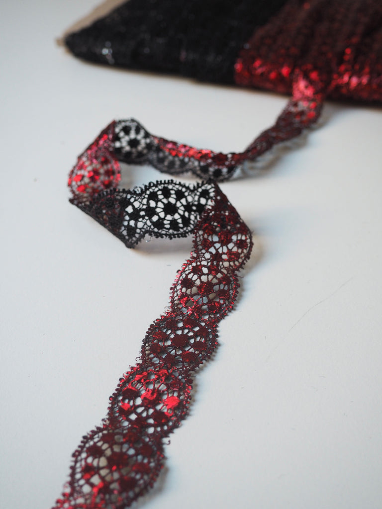 Red Circlet Foiled Scallop Lace Trim 2cm