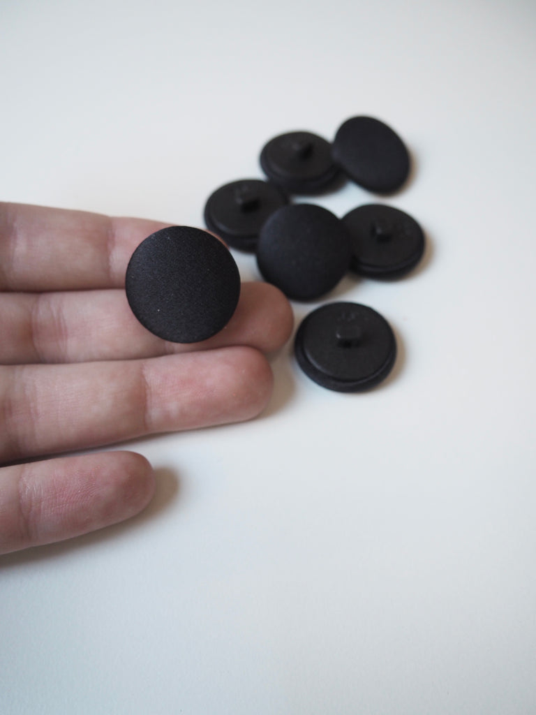 Black Satin Covered Buttons 23mm/36L