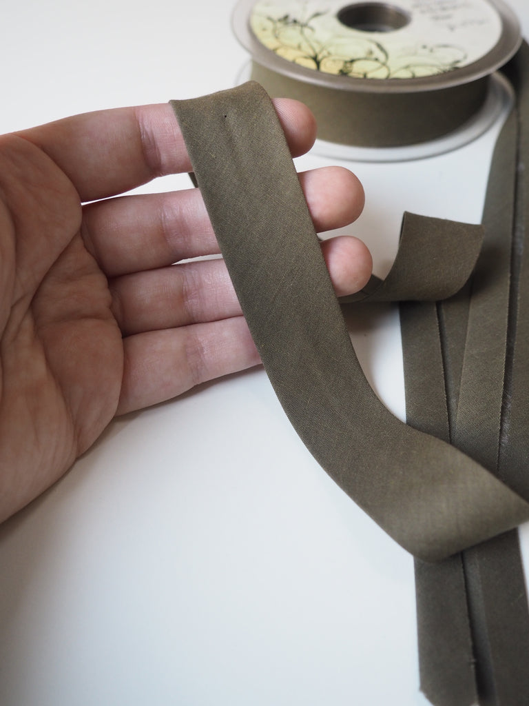 Olive Poly-Cotton Bias Binding 12mm