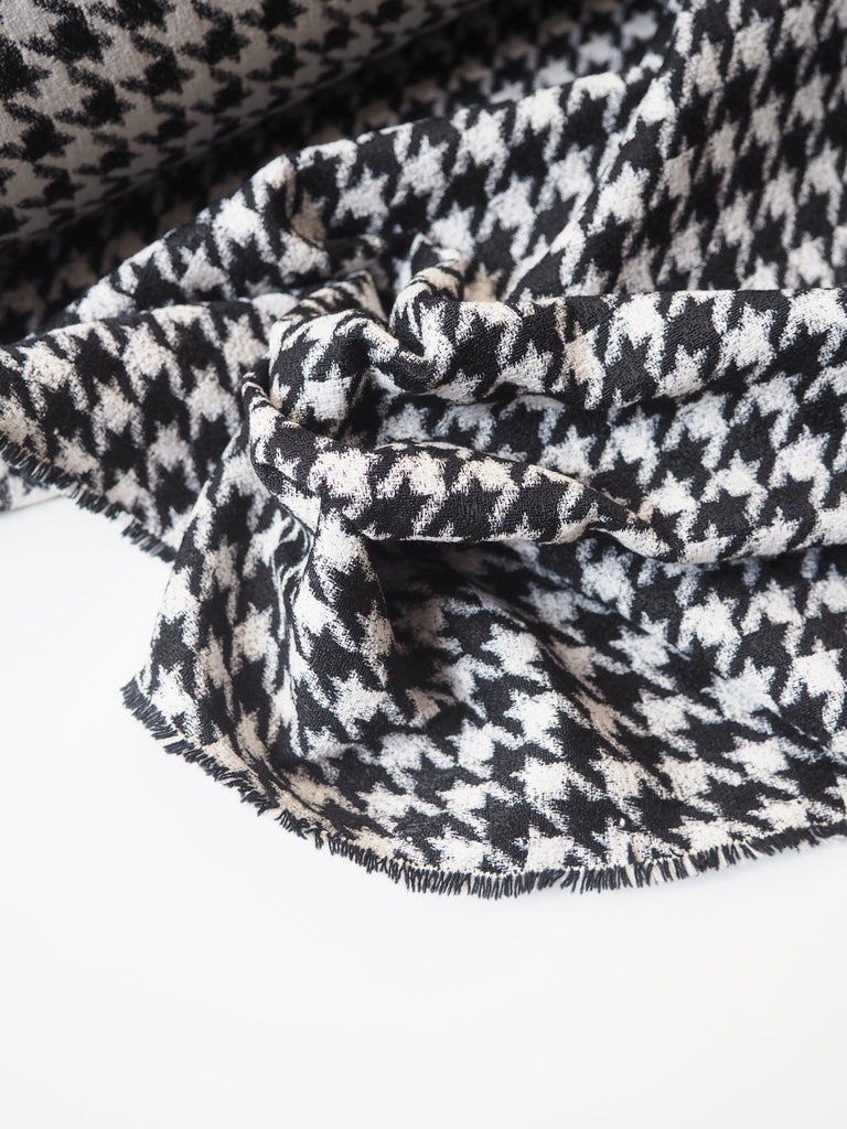 B+W Houndstooth Stretch Jacquard