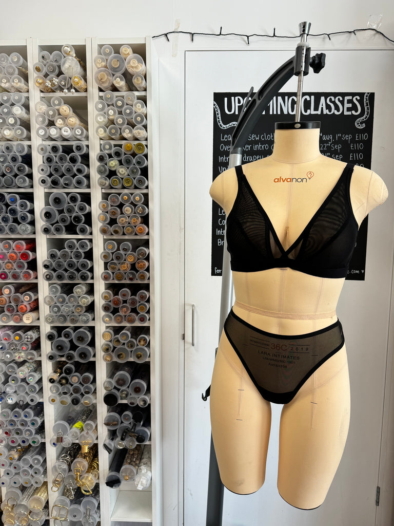 Black Mesh Wren Bra Kit