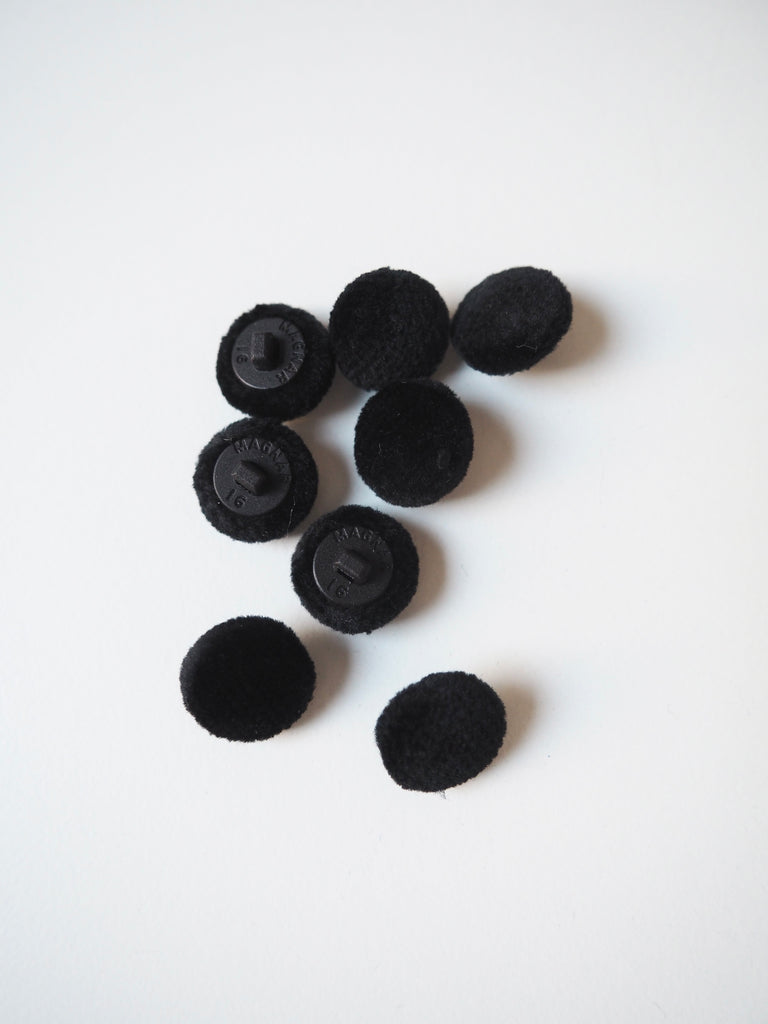 Black Velvet Shank Button 14mm/22L