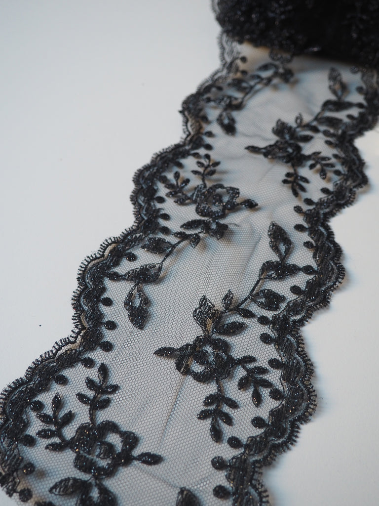 Black Rose Garland Lurex Scallop Lace Trim 10cm