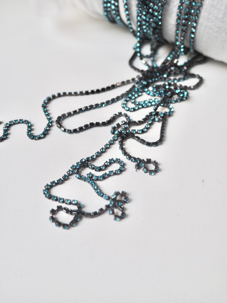 Blue Crystal Gunmetal Cup Chain 2mm