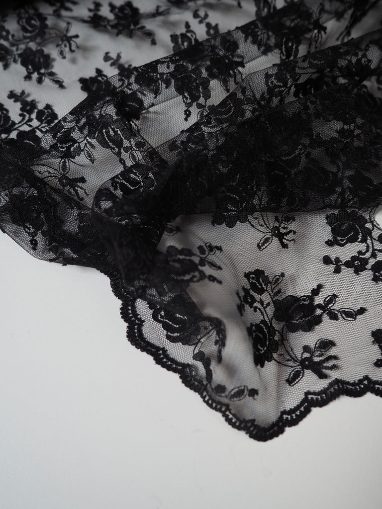 Black Peony Bouquet Scallop Lace