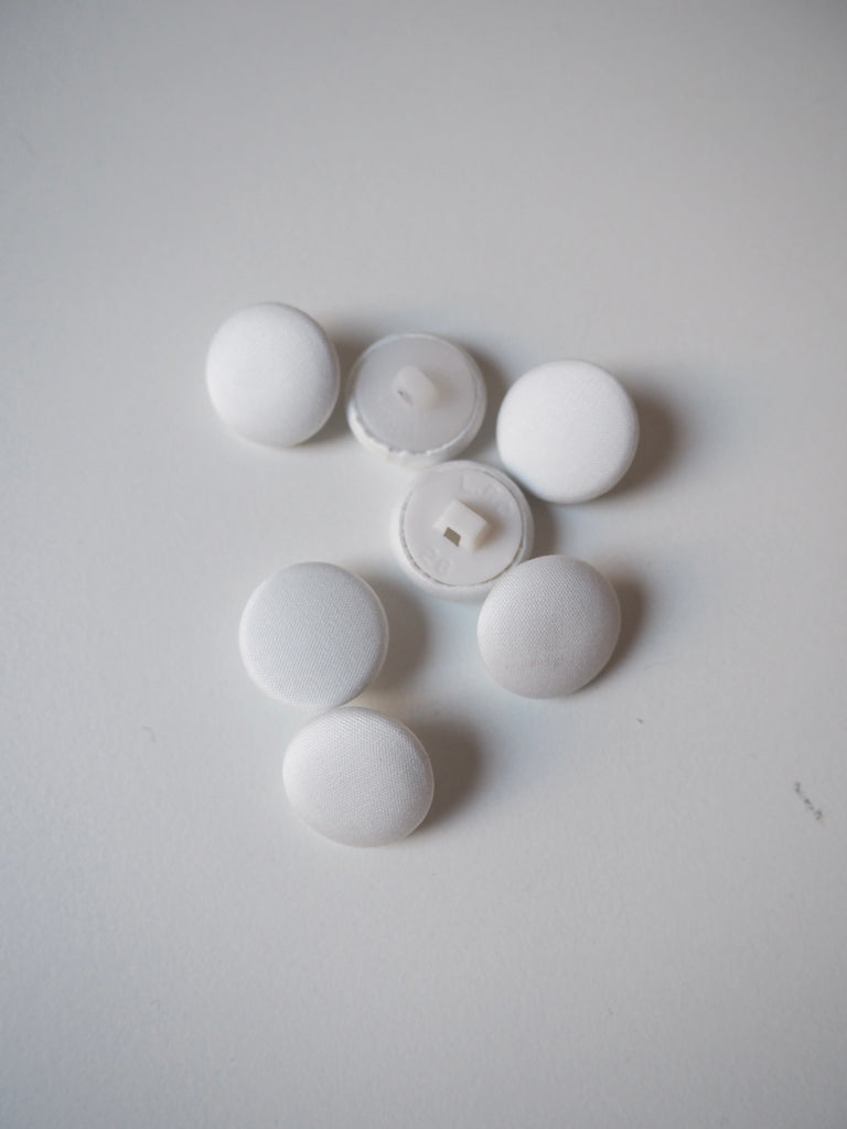 White Satin Covered Buttons 18mm/28L