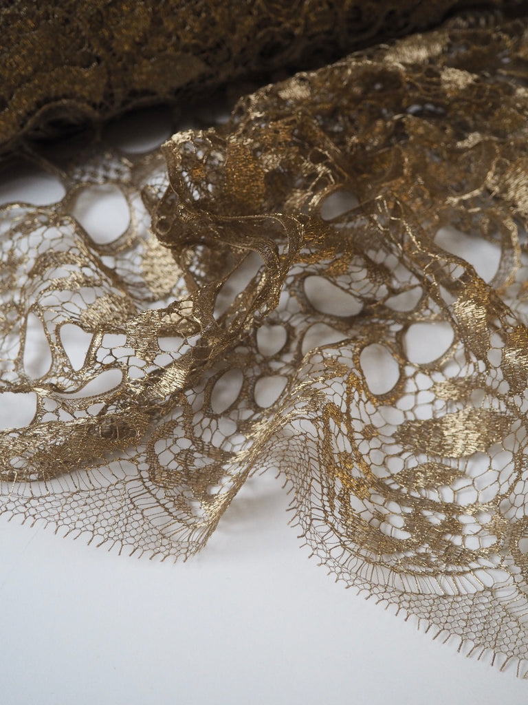 Gold Circlet Flower Scallop Lurex Lace