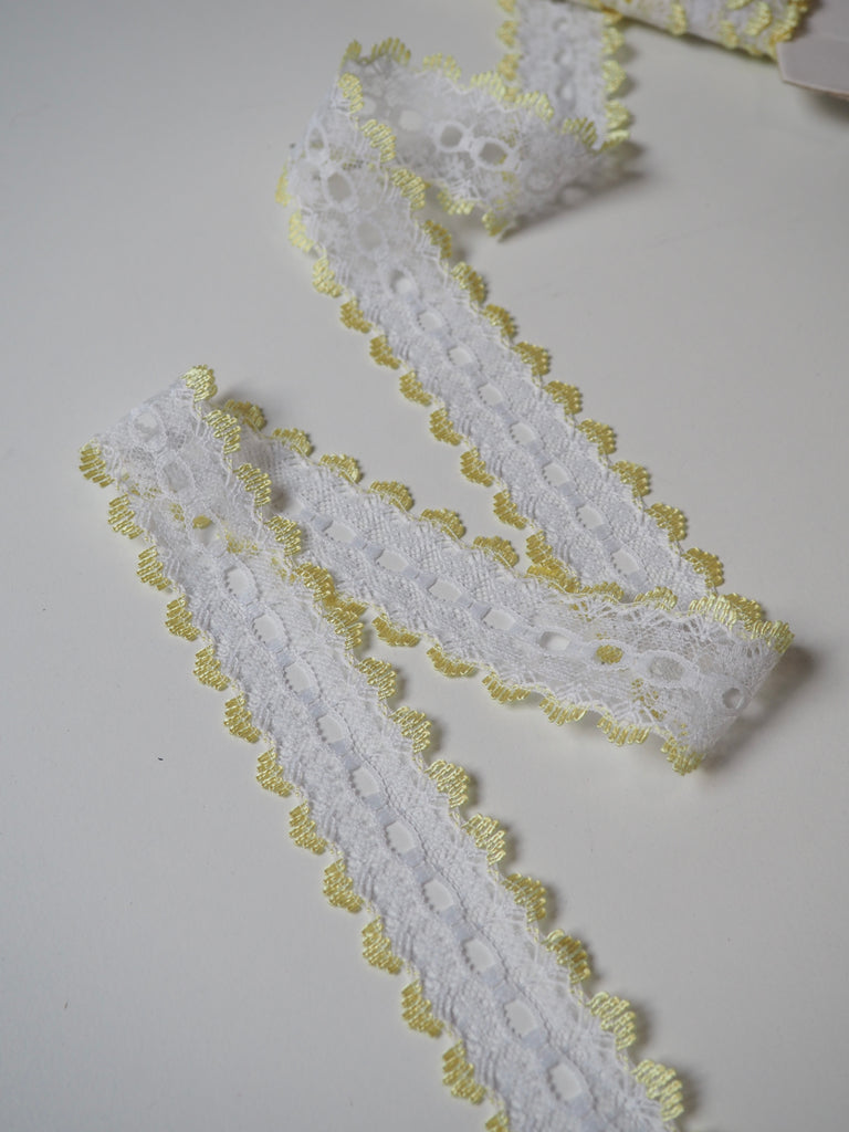 Pastel Yellow Scallop Lace Trim 3.5cm