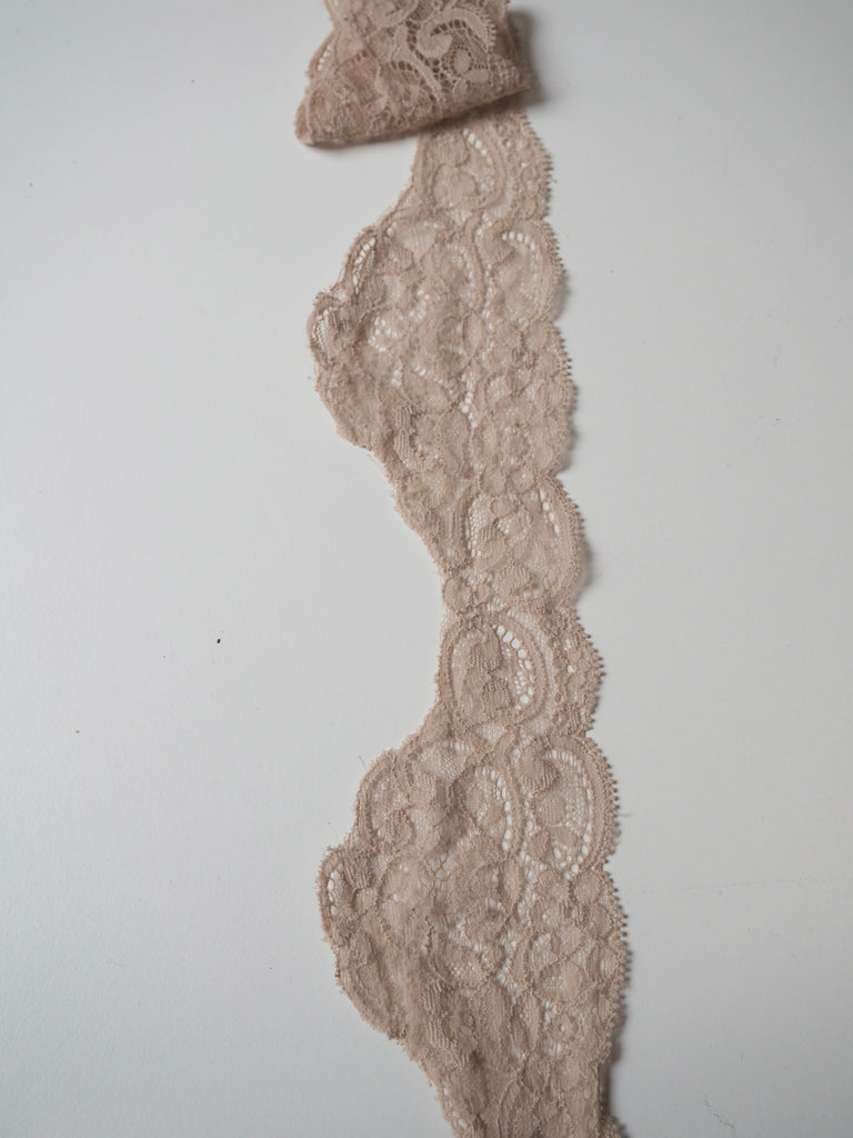 Beige Drop Scallop Lace Trim 6.5cm