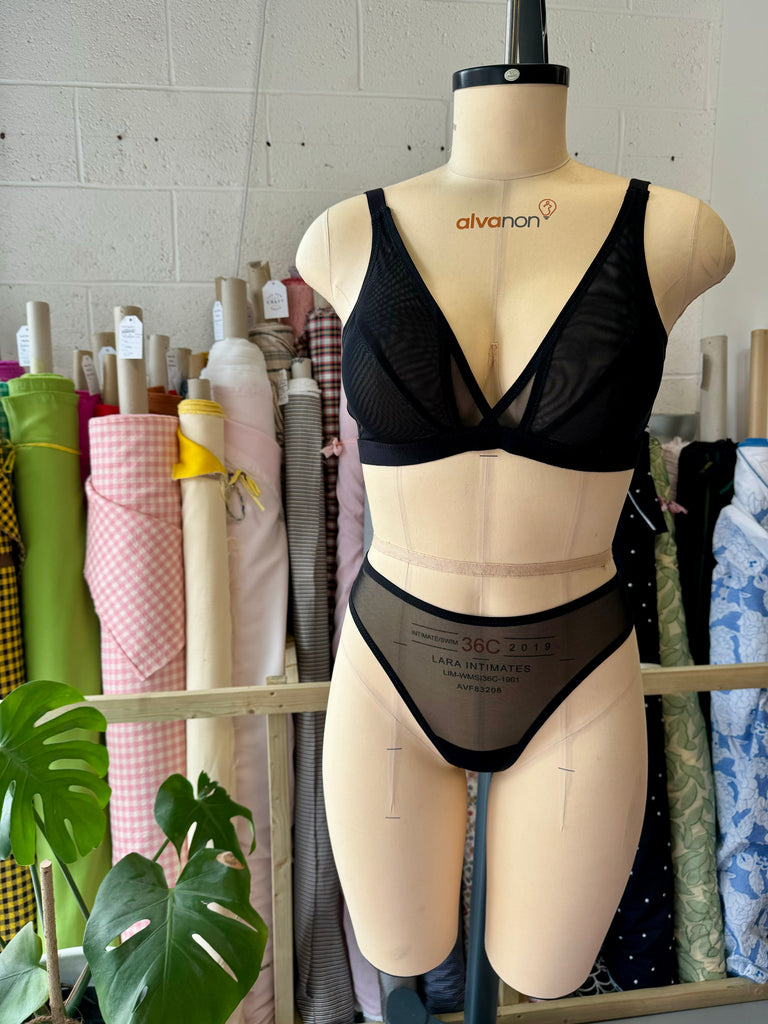 Black Mesh Wren Bra Kit