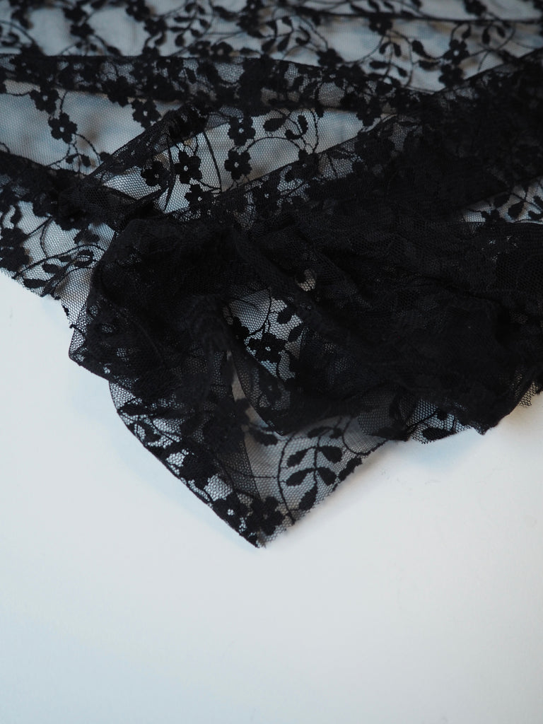 Black Trailing Flower Lace