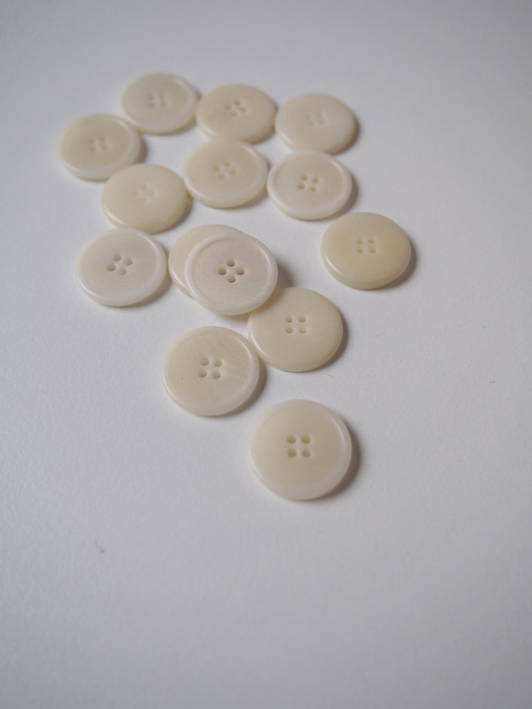 FOLK Rimmed Corozo Buttons 16mm/24L