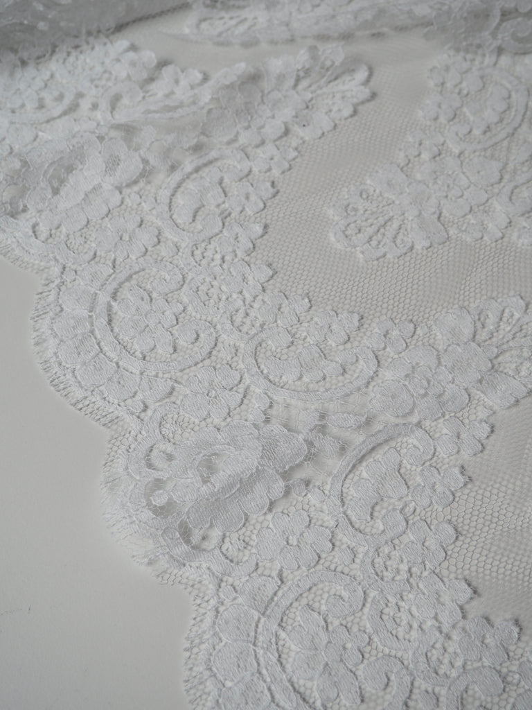 White Wave Scallop Lace Trim 26cm