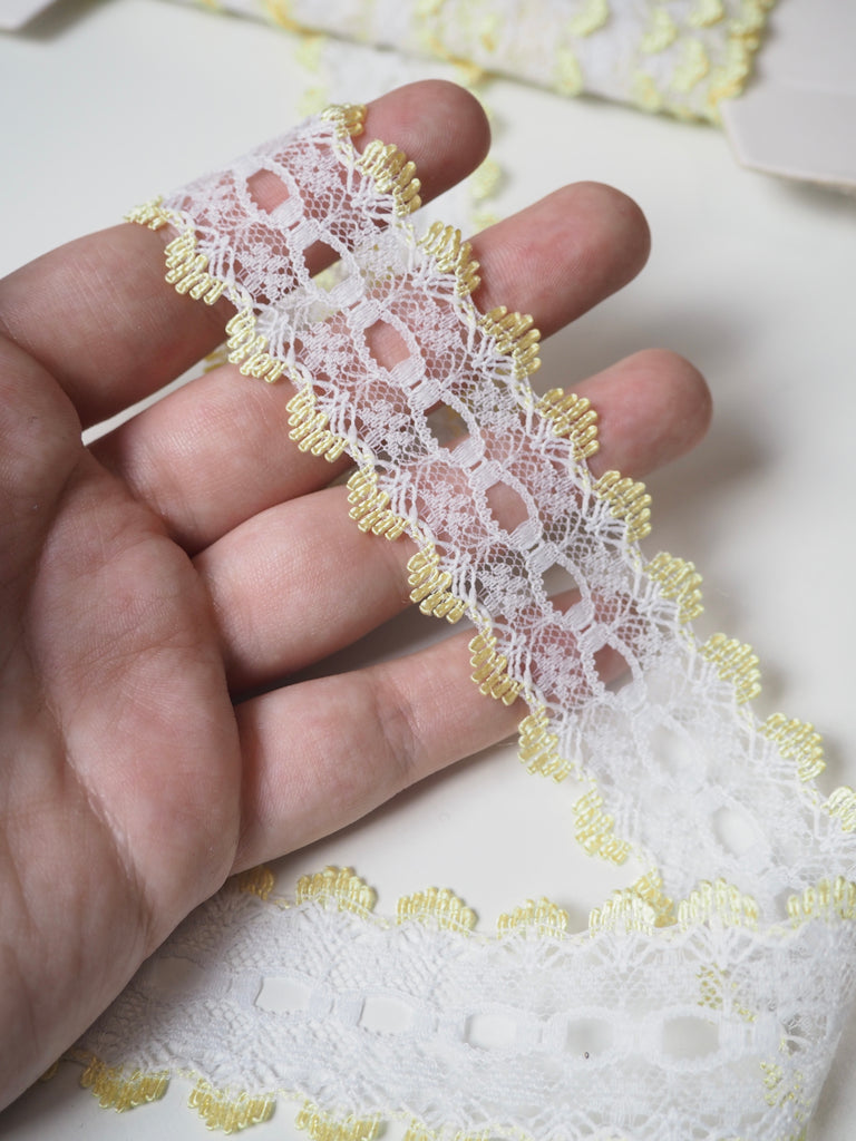 Pastel Yellow Scallop Lace Trim 3.5cm