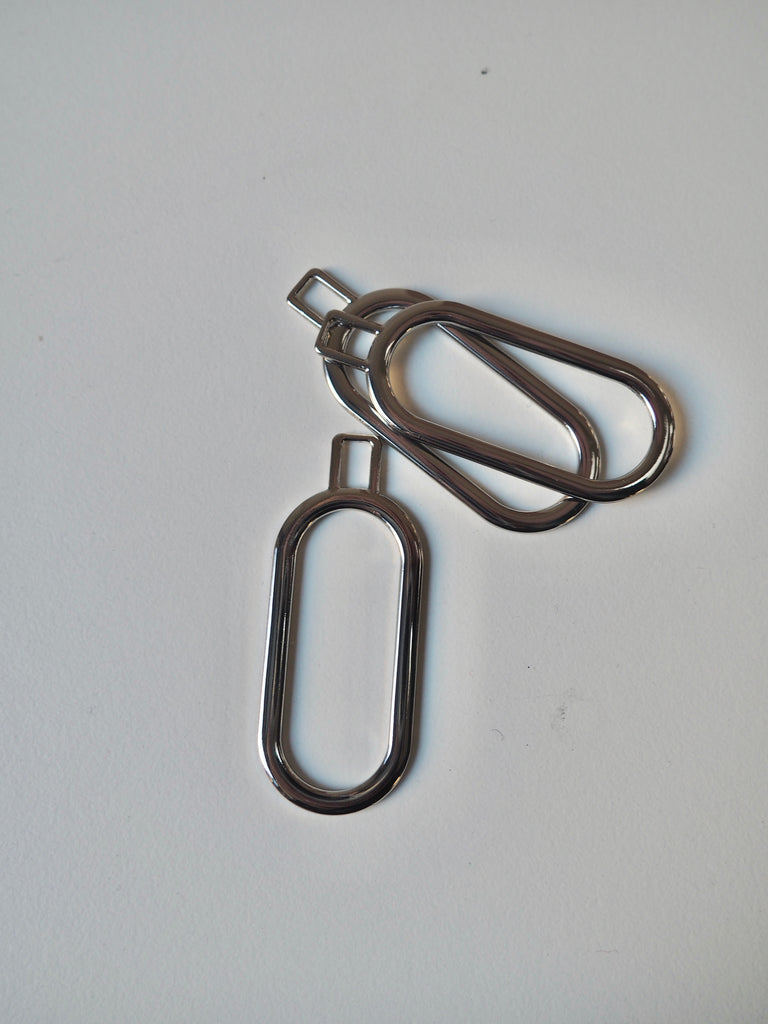 Silver Oval Zipper Pull 58mm