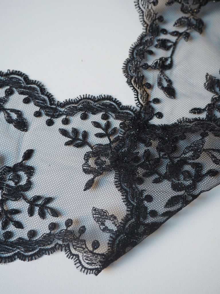 Black Rose Garland Lurex Scallop Lace Trim 10cm