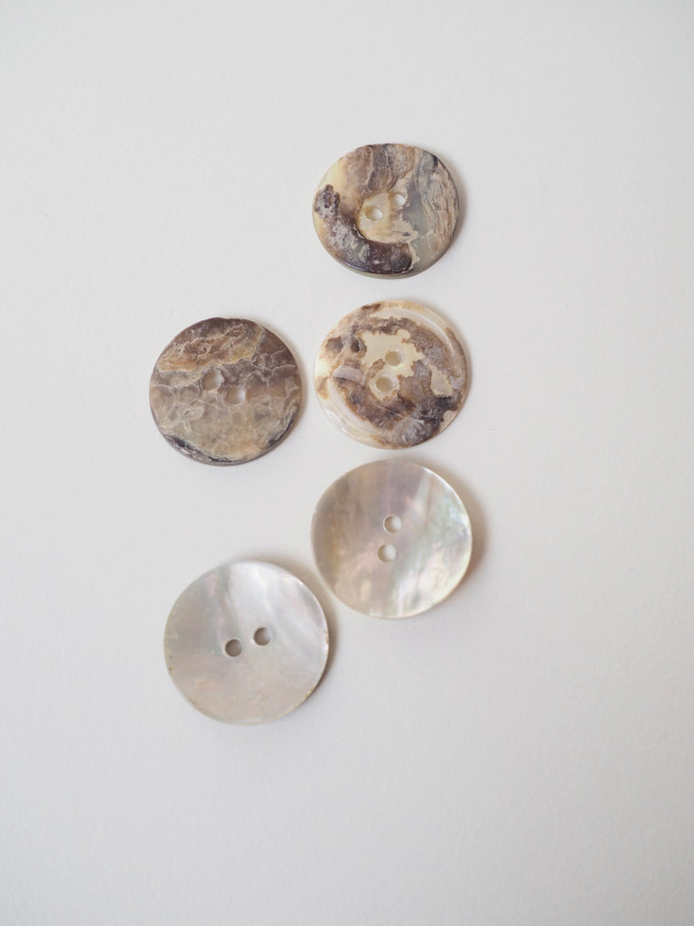 Natural Mother of Pearl Buttons 20mm