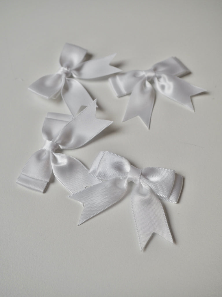 White Double Bow Appliqué 5cm