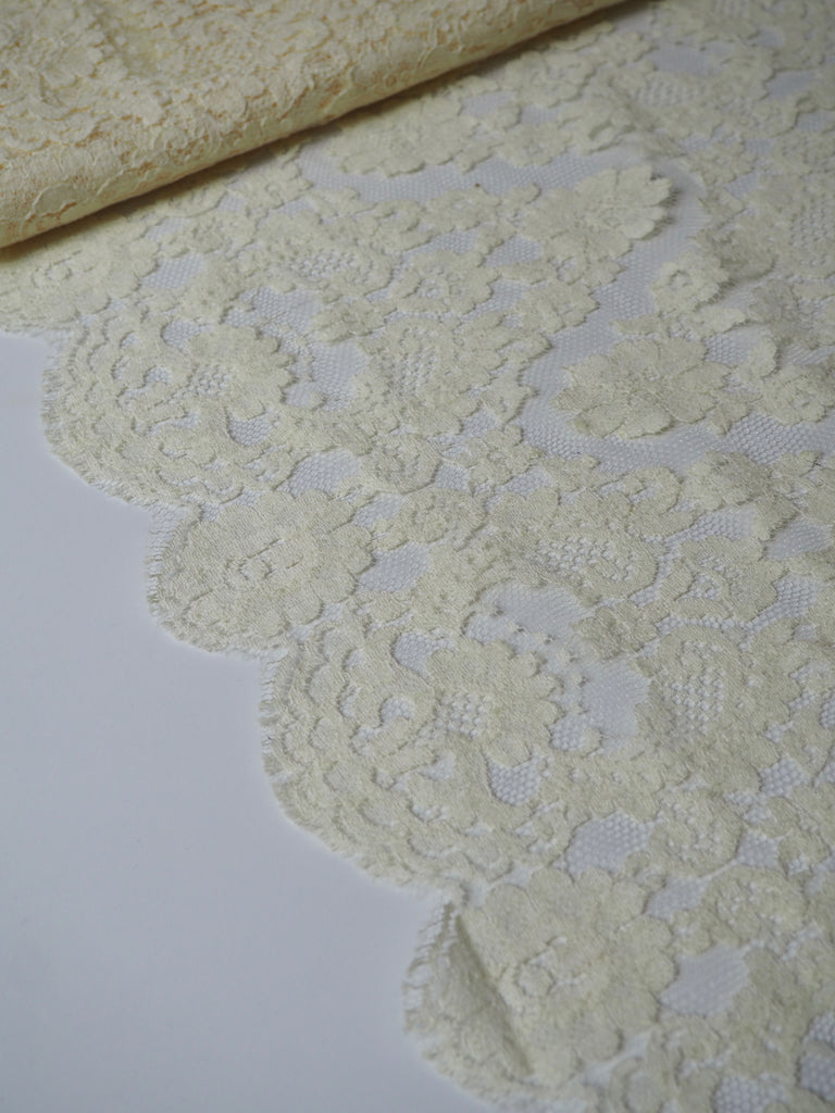 Pale Yellow Wave Scallop Lace Trim 29cm