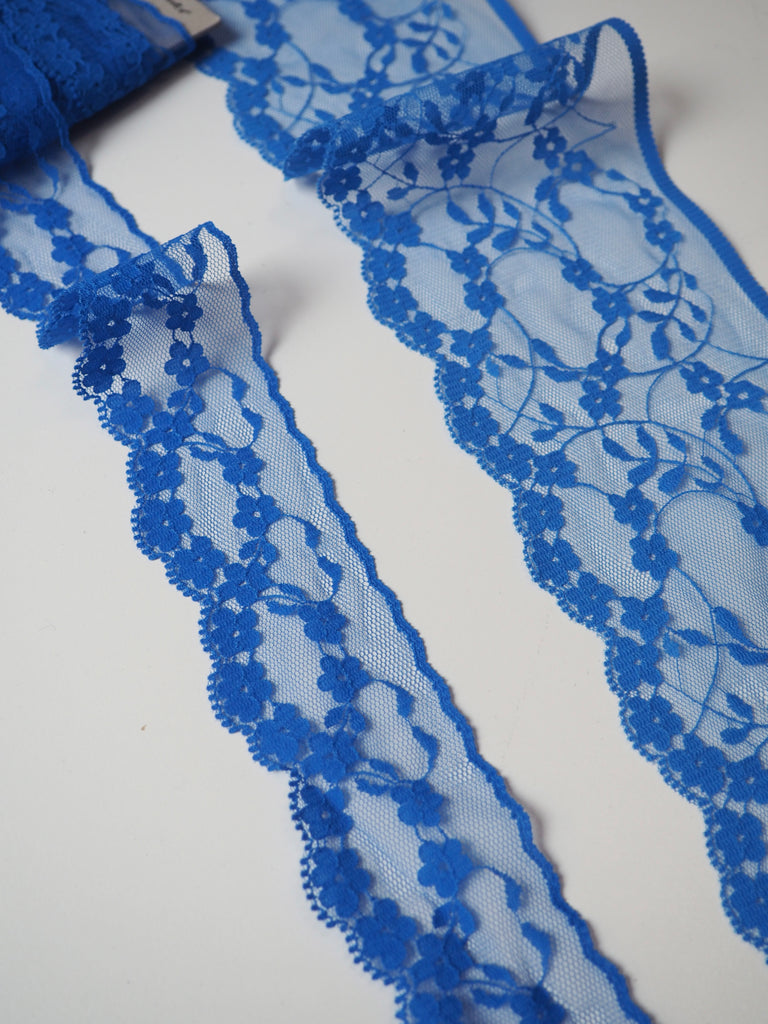 Blue Trailing Flower Scallop Lace Trim