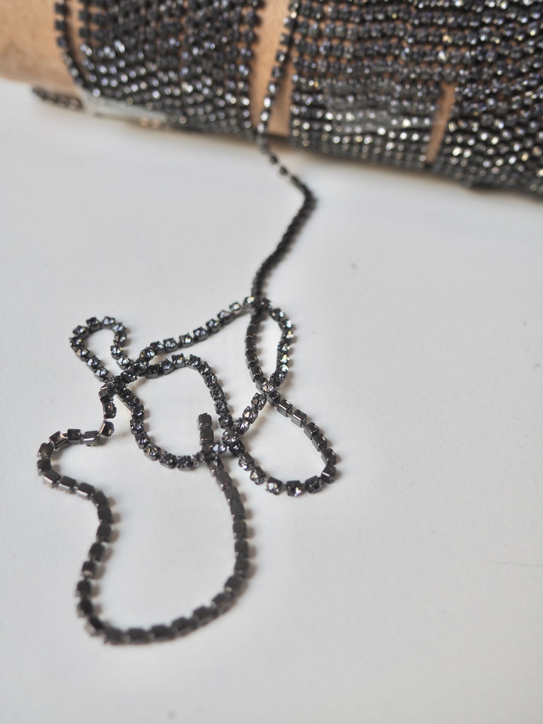 Black Crystal Gunmetal Cup Chain 2mm