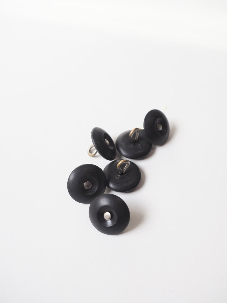 Black Shank Button 14mm