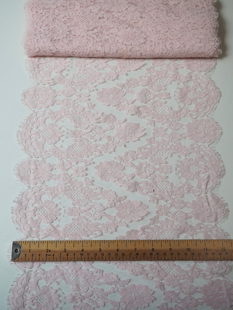 Pale Pink Wave Scallop Lace Trim 29cm