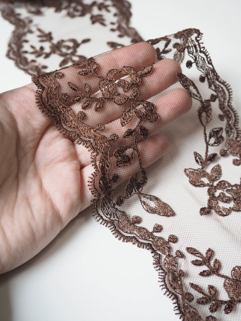 Brown Rose Garland Scallop Lace Trim 10cm