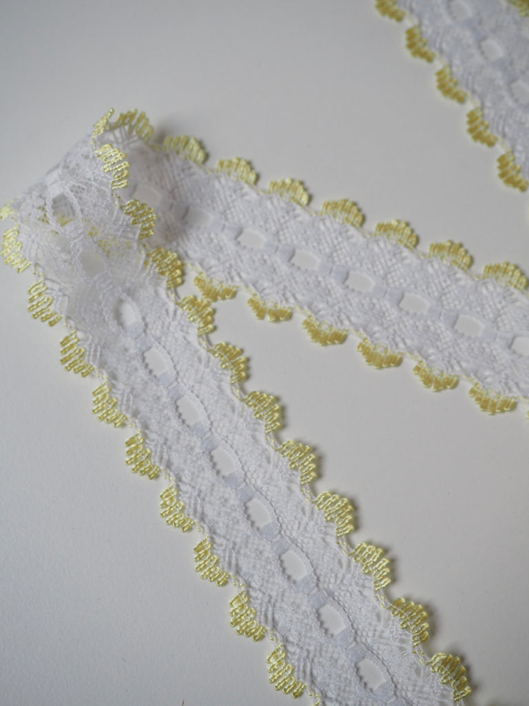 Pastel Yellow Scallop Lace Trim 3.5cm