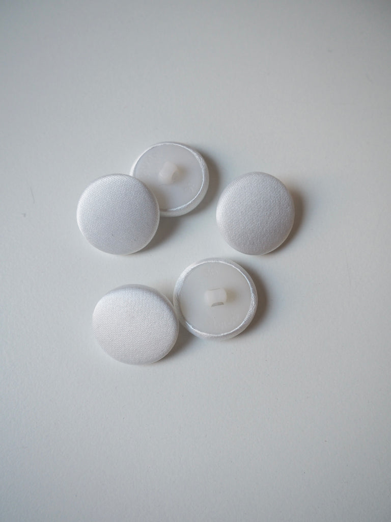 White Satin Covered Buttons 22mm/35L