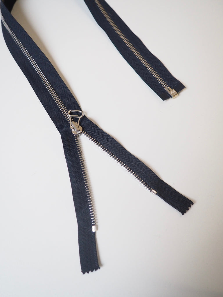 64cm/25in Navy Metal Teeth Open-Ended Zip